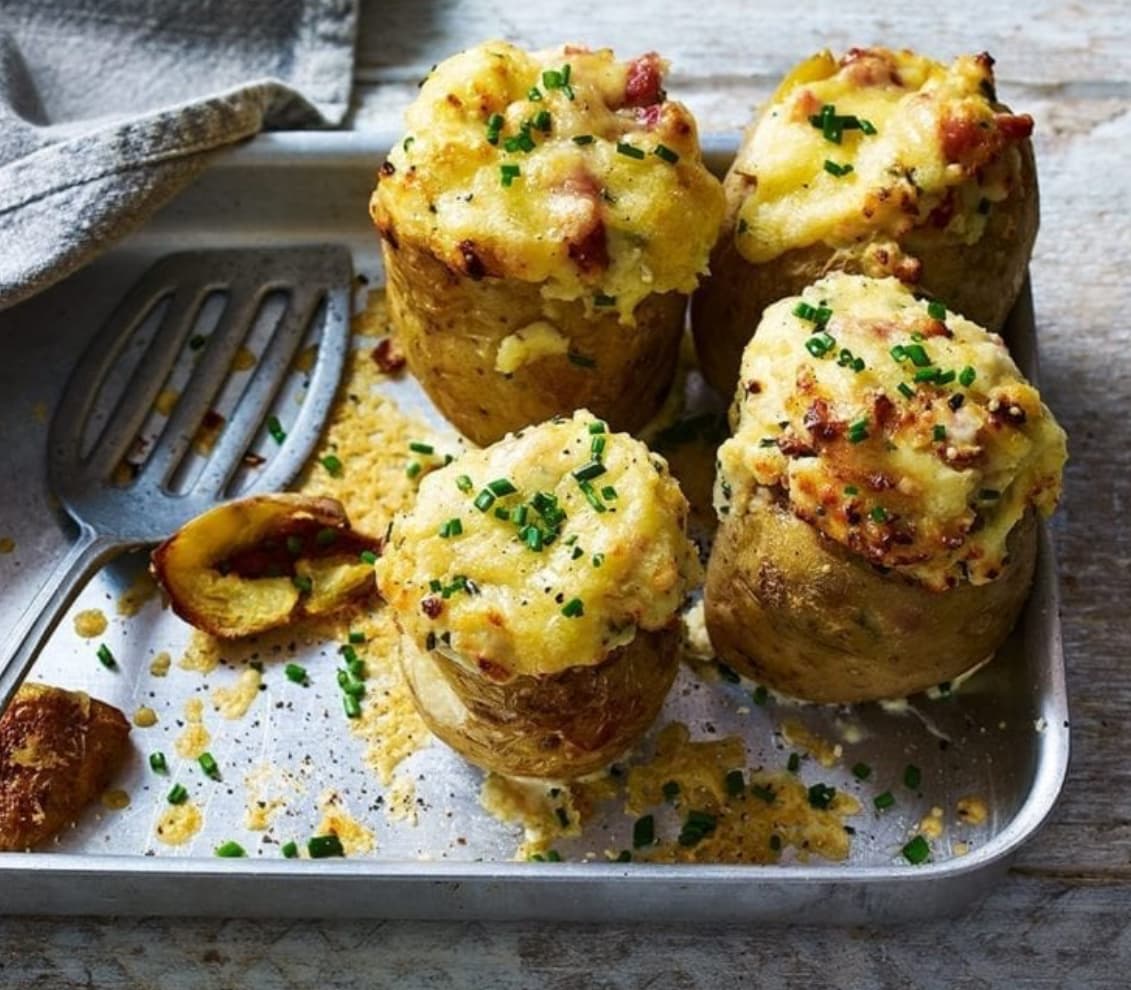 Cheesy Jacket Potato: A Comfort Classic