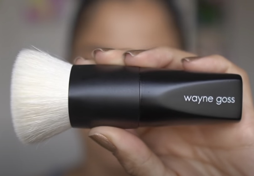 Wayne Goss Holiday Brush Review: A Festive Brush-Up